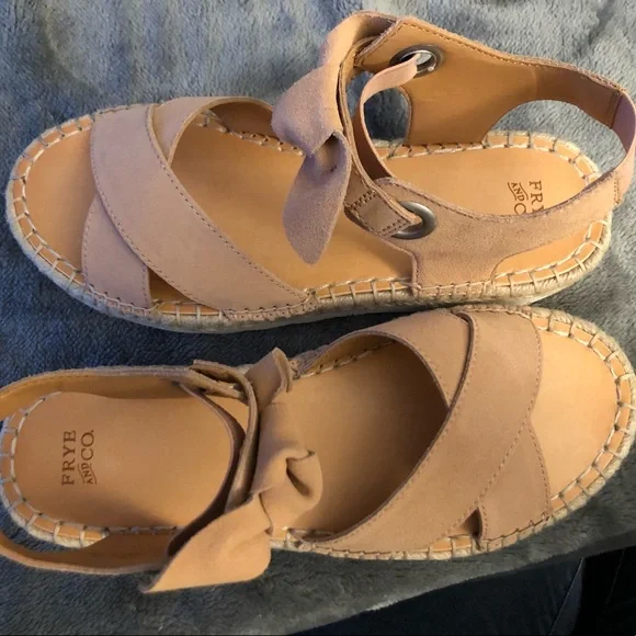 Frye Lula Bow Sandal - Picture 2 of 4